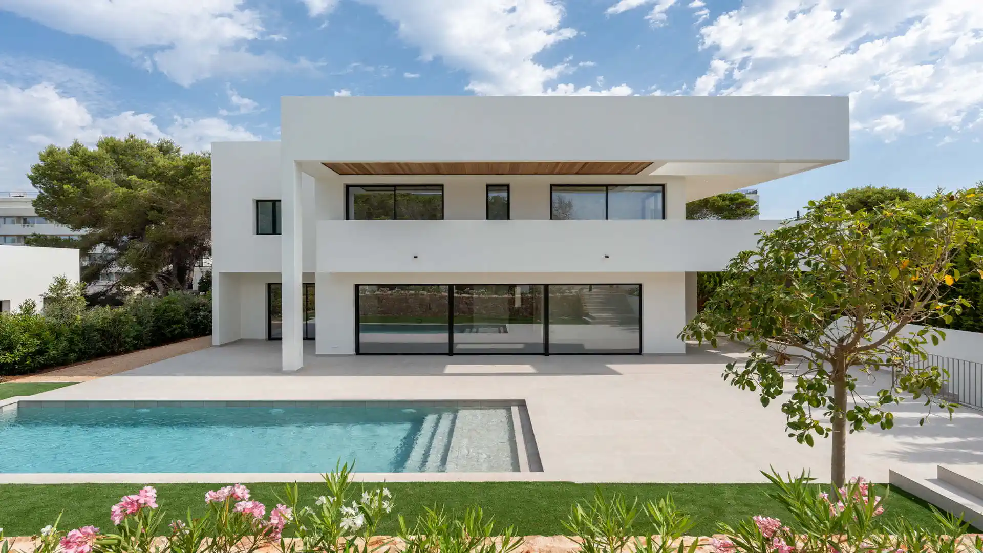 New build villa in Cala Martina with private swimming pool